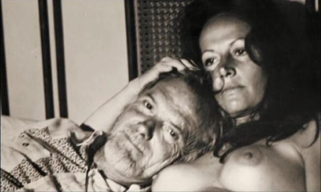 Sam Peckinpah at ease with Isela Vega.