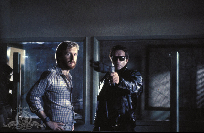 James Cameron & Arnold Schwarzenegger filming 'The Terminator' (1984).