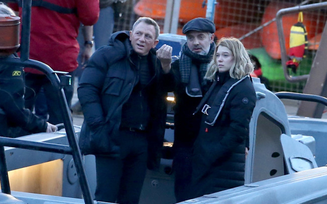 Daniel Craig, director Sam Mendes & Léa Seydoux filming 'Spectre'.
